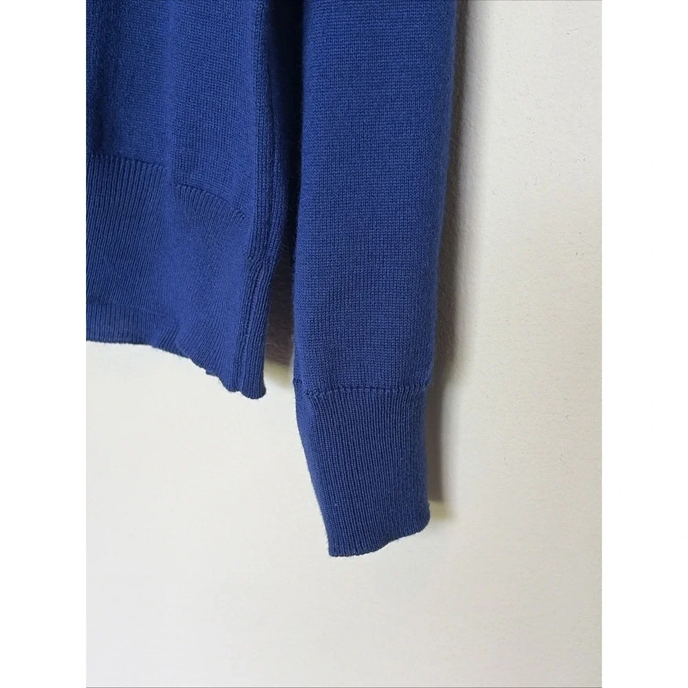 Neiman Marcus Blue Vneck Merino Wool Acrylic Lightweight Sweater Mens Medium